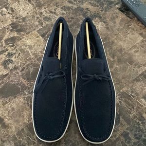 Never been used mens loafer